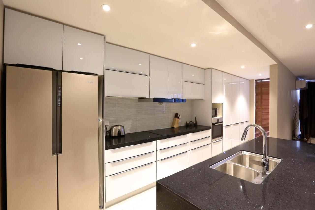 Golden Sun Apartment -Two Bedrooms, Three Bedrooms Κράισττσερτς Εξωτερικό φωτογραφία