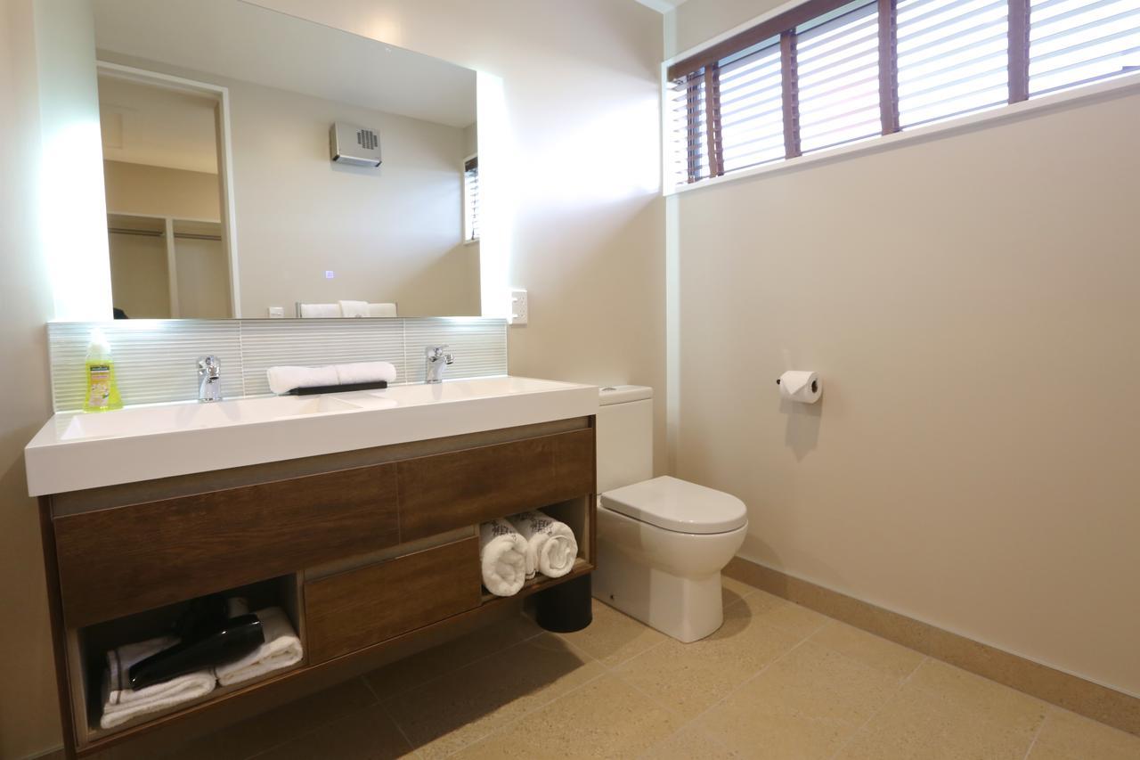 Golden Sun Apartment -Two Bedrooms, Three Bedrooms Κράισττσερτς Εξωτερικό φωτογραφία
