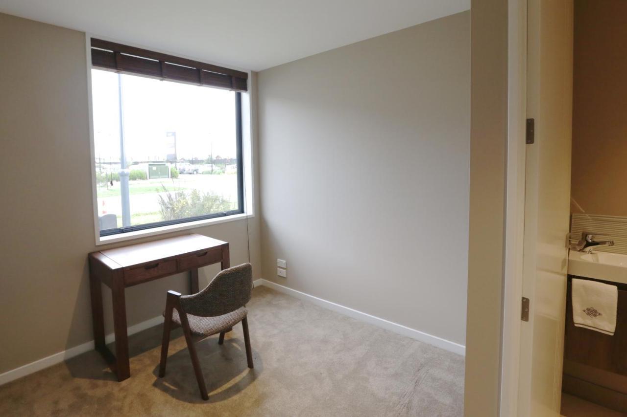 Golden Sun Apartment -Two Bedrooms, Three Bedrooms Κράισττσερτς Εξωτερικό φωτογραφία
