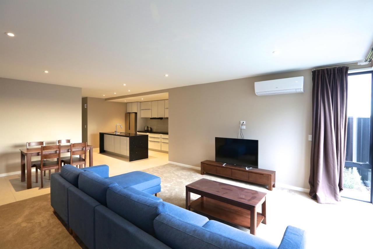 Golden Sun Apartment -Two Bedrooms, Three Bedrooms Κράισττσερτς Εξωτερικό φωτογραφία