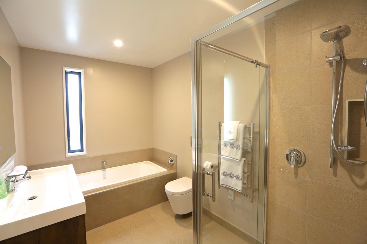 Golden Sun Apartment -Two Bedrooms, Three Bedrooms Κράισττσερτς Εξωτερικό φωτογραφία